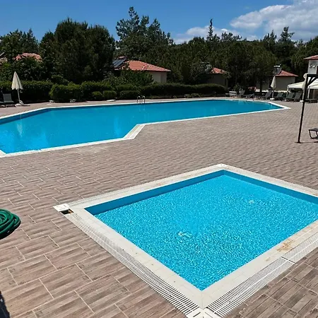 ヴィラ The Village 2 Bedroom Detached With Shared Pool