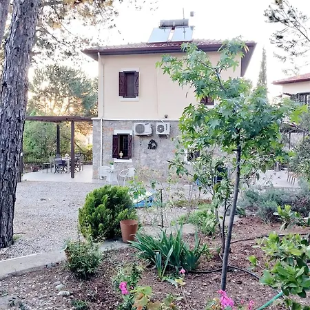 The Village 2 Bedroom Detached With Shared Pool * フェティエ