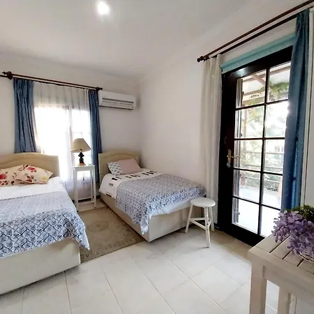 The Village 2 Bedroom Detached With Shared Pool Vila *